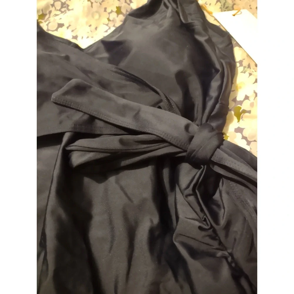 Quince Italian Wrap One Piece Swimsuit Black Recycled Polyamide Size M NWT